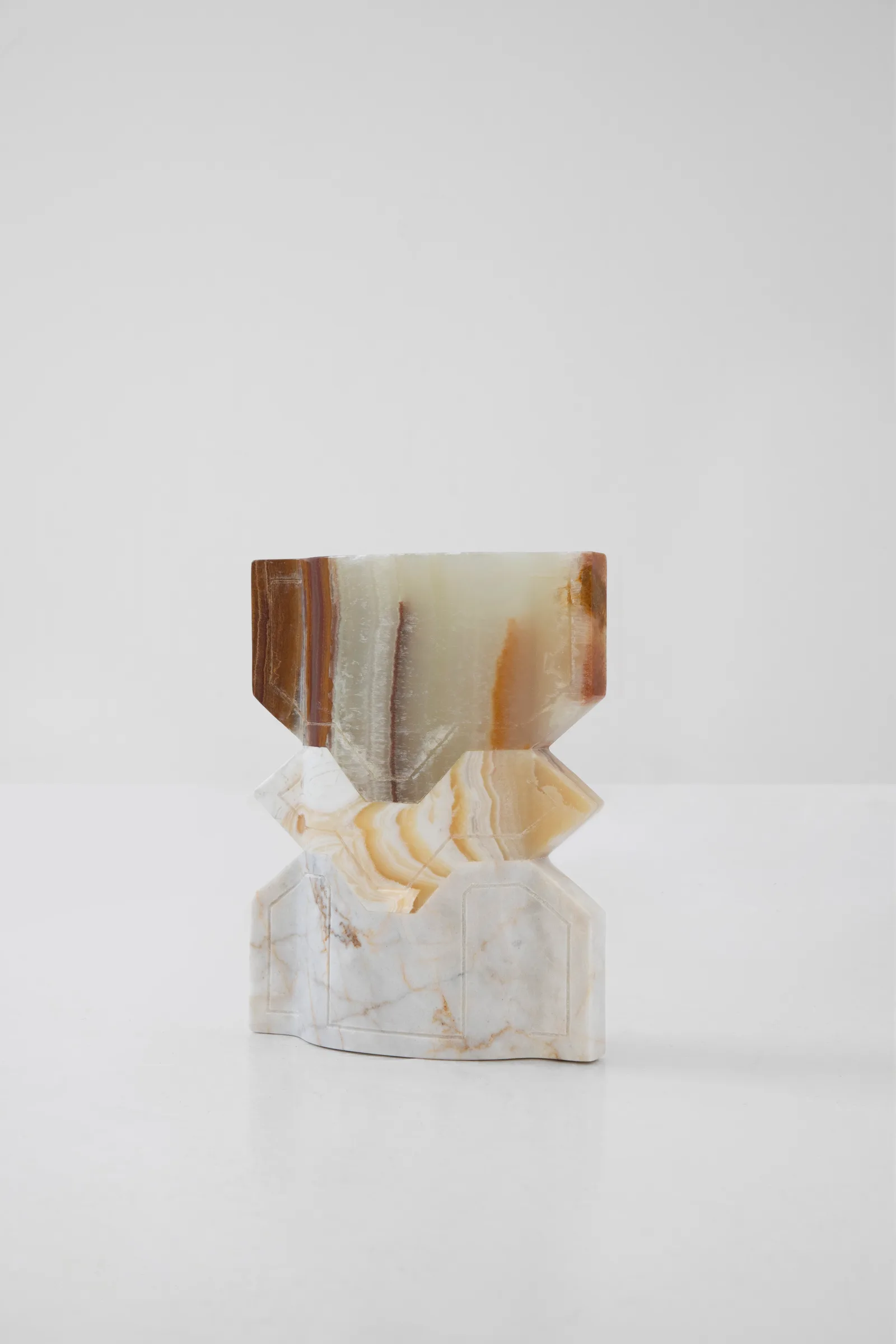 Místico II.I vase in talan green onyx, venetian marble, pineapple onyx — studio view