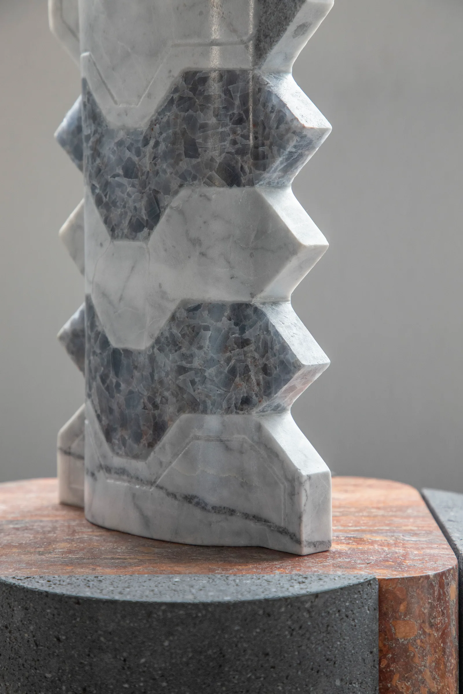 Místico III.III vase in venetian marble, blue calcite — studio view