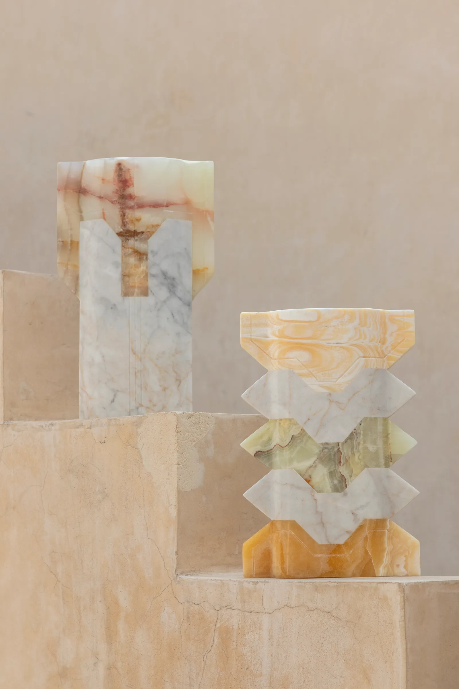 Místico III.I vase in pineapple onyx, venetian marble, talan green onyx — exhibition view