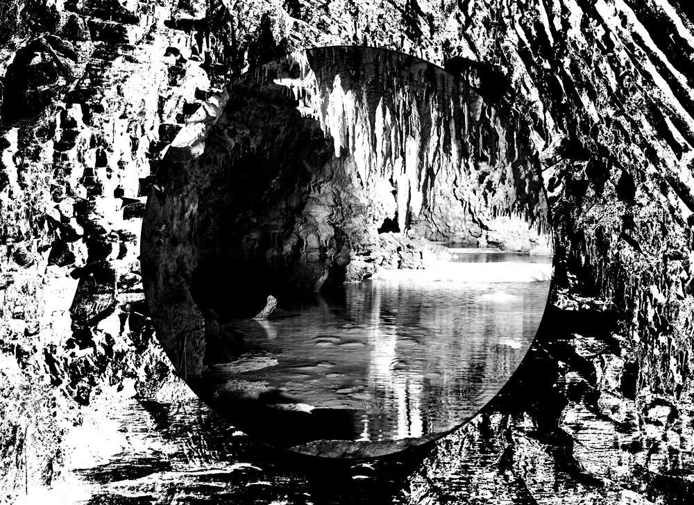 Interno di grotta, formazioni cristalline, fotografia di ricerca, Italia, bianco e nero