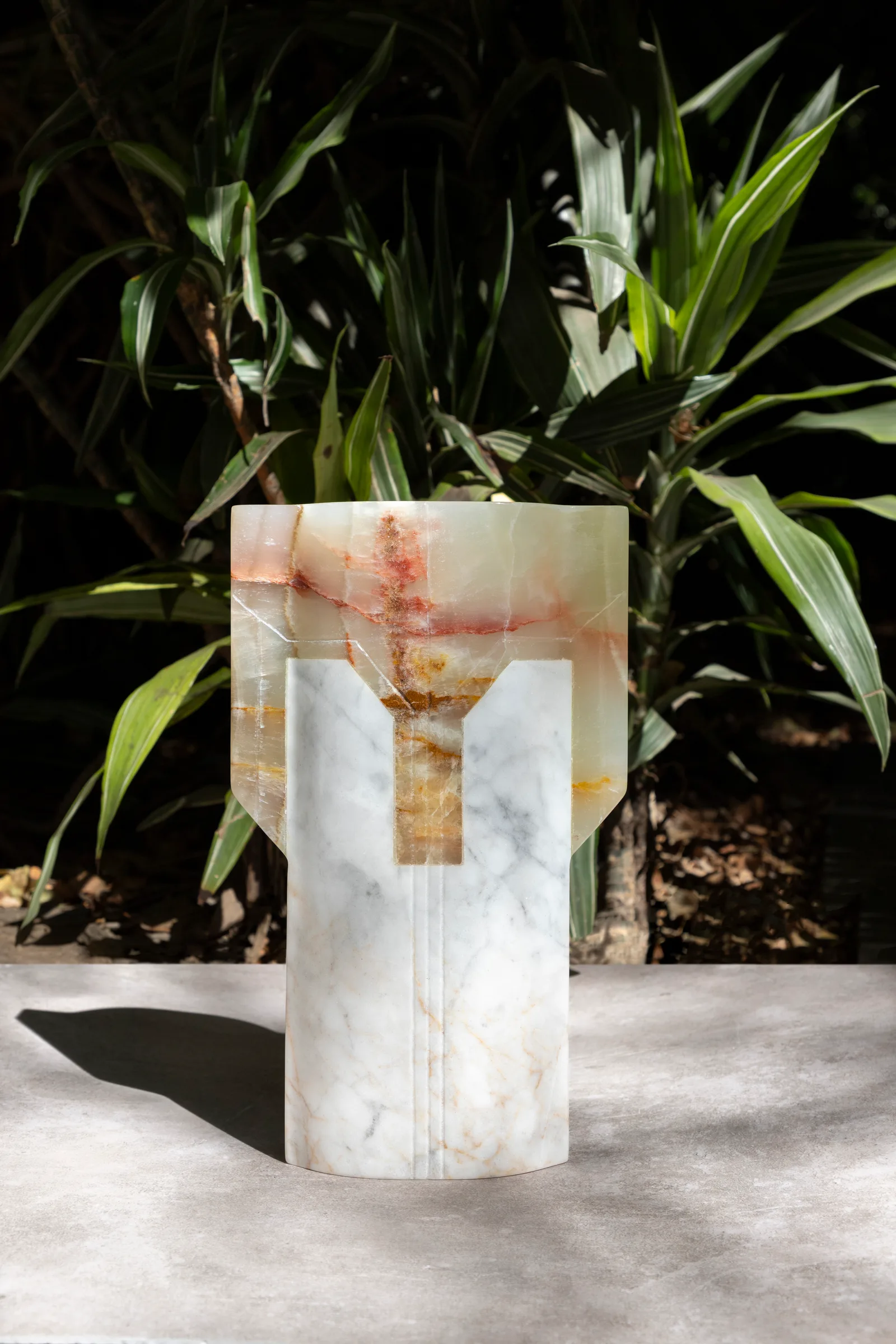 Místico IV.I vase in talan green onyx, venetian marble — view of the work